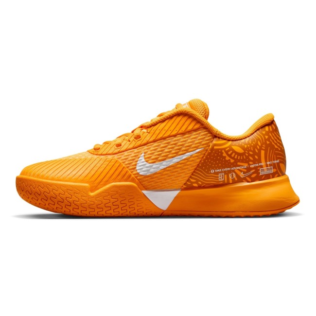 Womens yellow nike tennis shoes discount