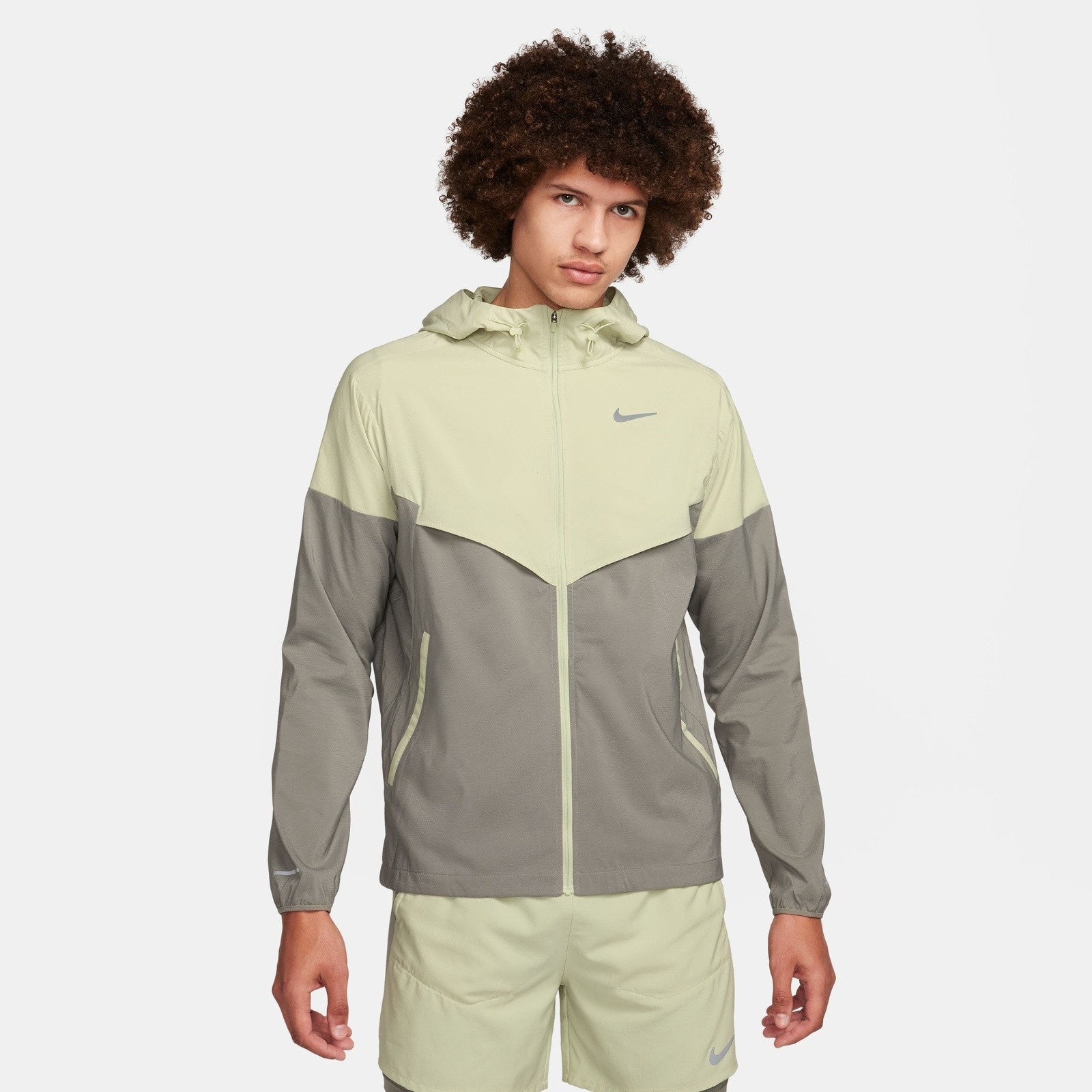 Nike windrunner men's repel running jacket | Sportland